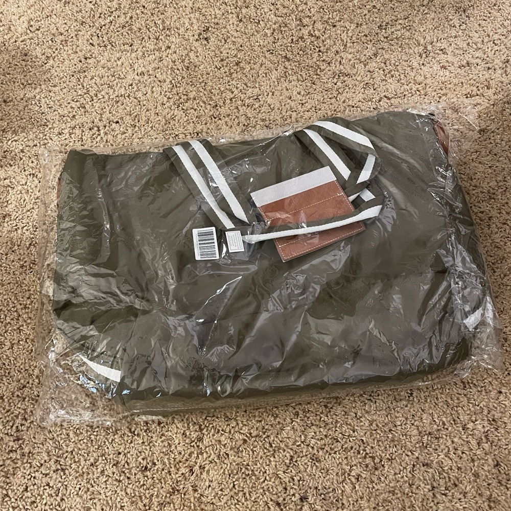 NWT cooler tote with shoulder strap